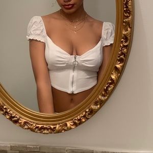 white crop top🤍